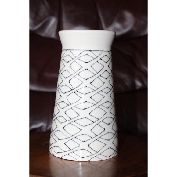 Art Studio Ceramic Black & White Vase Minimalist Contemporary Pottery Handpainte - Picture 6 of 6